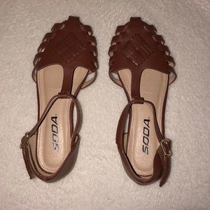 Brown sandals size 13 in girls